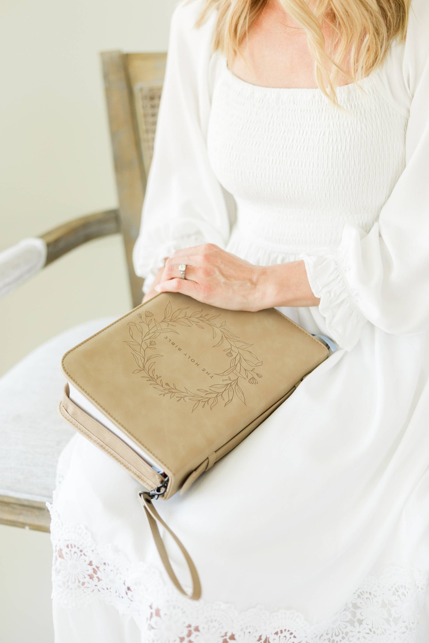 Bible Cover, Vegan Leather, Wreath Bible Case, Holy Bible